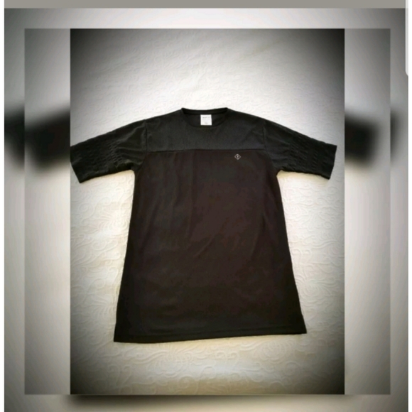 Basic elongated tee mesh sleeves and back tee Med - Picture 1 of 8